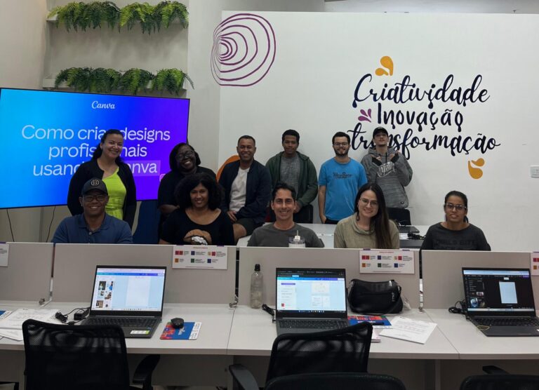 Trilha Criativa começa com muita prática e design no Vírgula Hub!